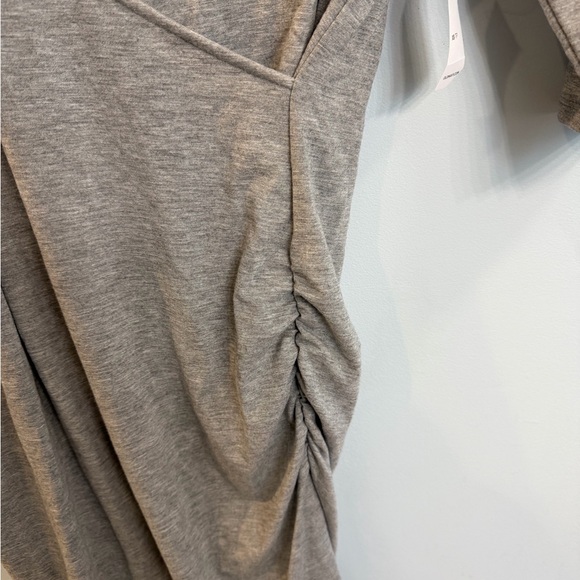 Old Navy Maternity Heather Gray Midi Dress - Picture 3 of 4